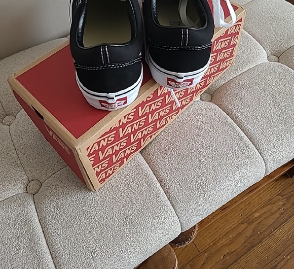 Womens Old Skool  Classic Black and White Vans Size 7 - Picture 3 of 8